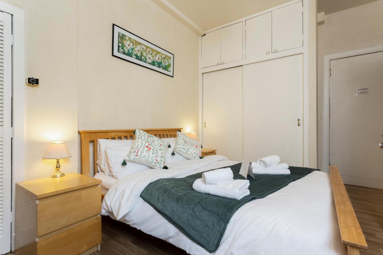 Oesis - Stylish Holiday Near Centre Ferienhaus *
